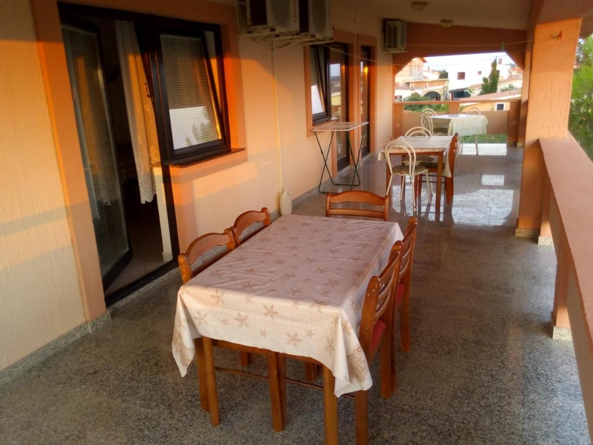 Ferienwohnung Maslina Vir Exterior foto
