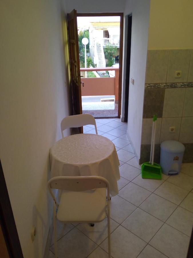 Ferienwohnung Maslina Vir Exterior foto